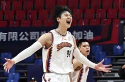 上海男篮保持稳定发挥，取得胜利的简单介绍