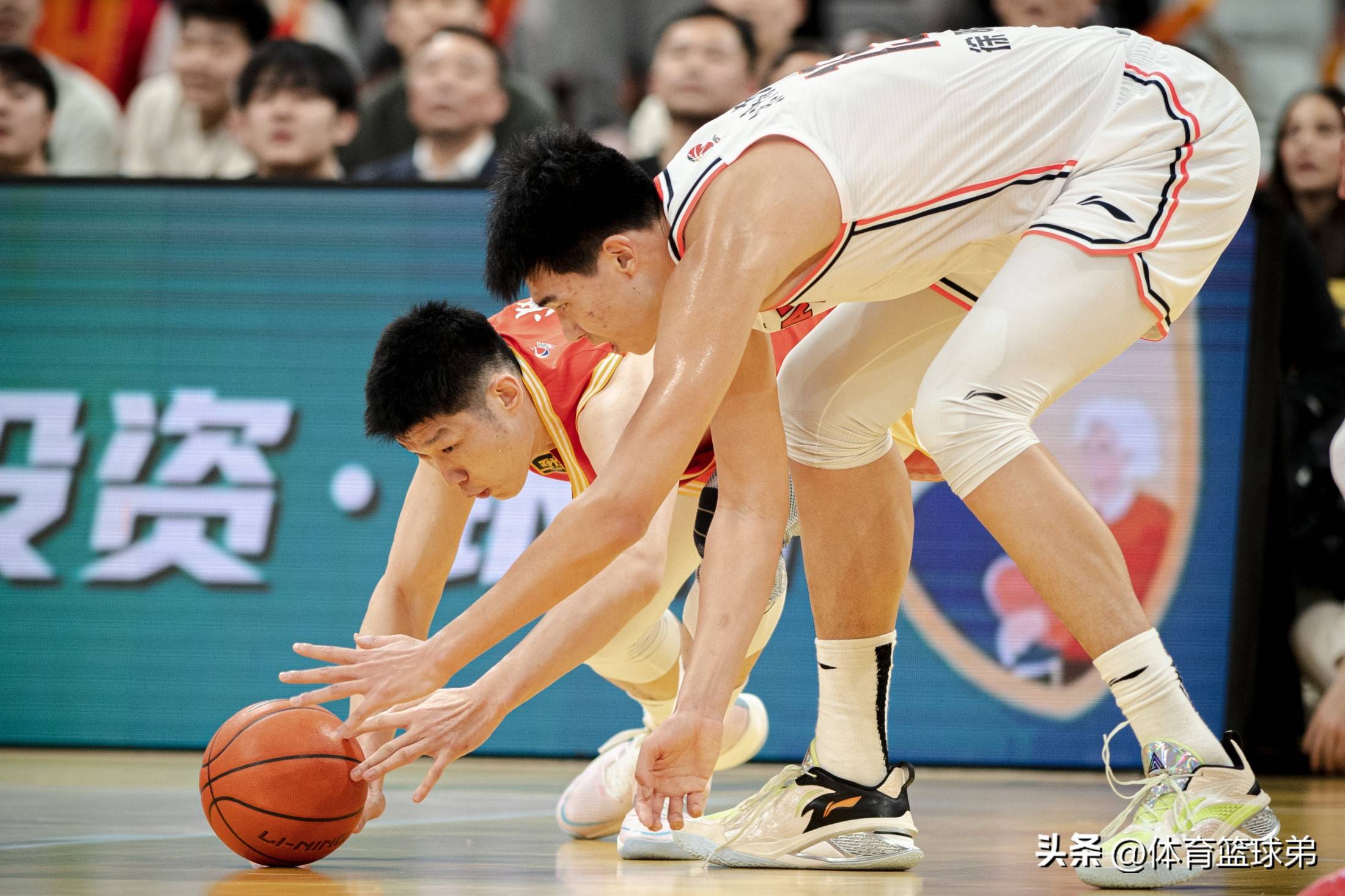 中国籍球员在欧洲篮球联赛崭露头角的简单介绍