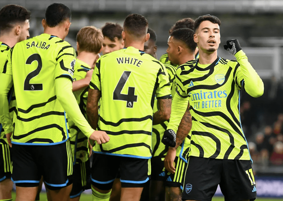 又见绝平!山东泰山与阿森纳鏖战至终场,胡金秋读秒救主的简单介绍 又见绝平!山东泰山与阿森纳鏖战至终场,胡金秋读秒救主的简单介绍